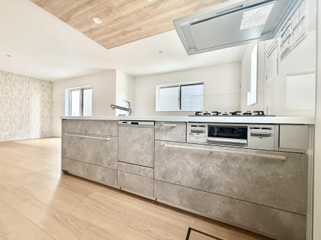 �L�b�`�� ��b���[�܂�ΖʃL�b�`���I�Ƒ��Ƃ̉�b���͂��݂܂�  