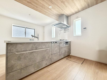 �L�b�`�� ���邳�ƊJ���������Ղ�ȃL�b�`���I  