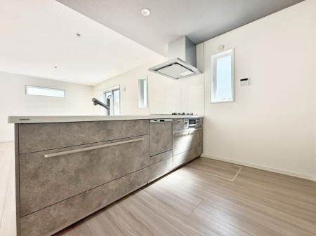 �L�b�`�� ���邳�ƊJ���������Ղ�ȃL�b�`���I  