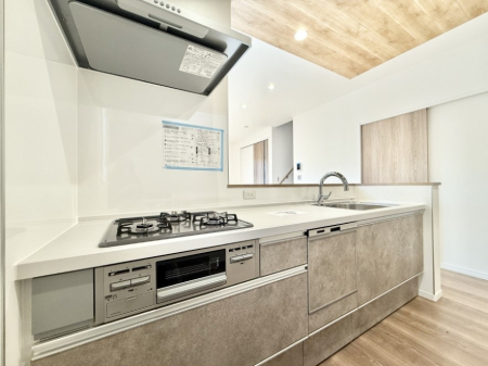 �L�b�`�� �����������������Ԃ����܂��A�Ί炠�ӂ��L�b�`��