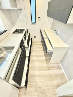 �L�b�`�� �����������������Ԃ����܂��A�Ί炠�ӂ��L�b�`��