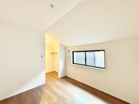 �q������ �������v���C�x�[�g��ԂƂ��ĐÂ��ŗ�������������񋟂��Ă���܂�