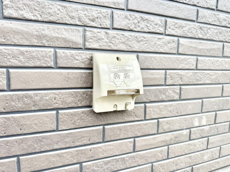 ���̑����� �ݔ������O�ɓd���R���Z���g������΁A�������@�ő���O�ǂ�|������ȂǕ֗��ł��B