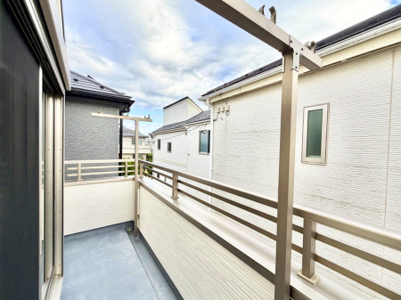 �o���R�j�[ ������ �G�߂̈ڂ낢����������J���I�ȋ�Ԃł�