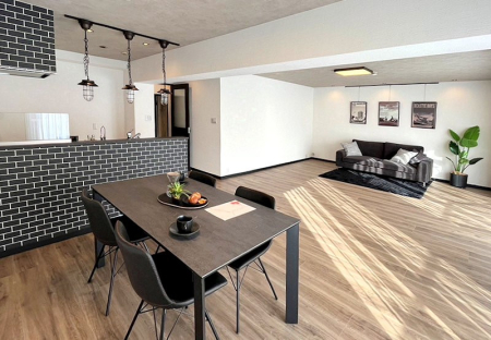 ���r���O ���������R�Ɖ�b�����܂��A�S�n�悢�ЂƂƂ�