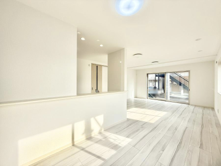 ���̑����� ���났�ƏΊ炪�W�܂�A�S���܂郊�r���O