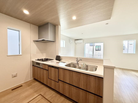 �L�b�`�� �������Ƒ��ƂȂ���A�R�~���j�P�[�V�����̏�