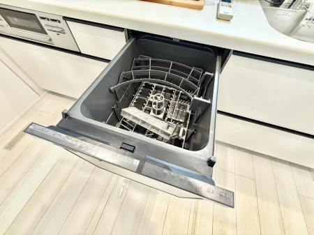 ���̑����� �ݔ�����ԂȂ����I�H����s�J�s�J�Ɏd�グ�Ă���܂�