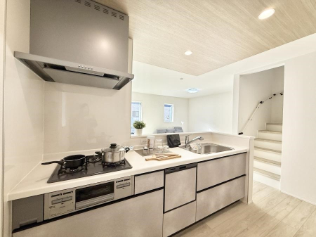 �L�b�`�� �����������������Ԃ����܂��A�Ί炠�ӂ��L�b�`��