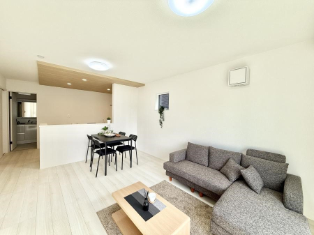 ���r���O ���������R�Ɖ�b�����܂��A�S�n�悢�ЂƂƂ�