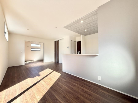 ���r���O ���������R�Ɖ�b�����܂��A�S�n�悢�ЂƂƂ�