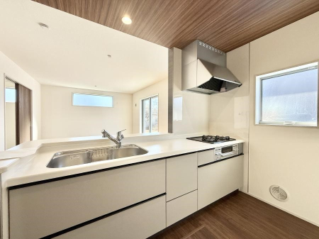 �L�b�`�� �������V���v���Ŕ������S�n�悢���Ԃ𐶂ރL�b�`�����