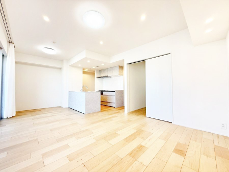 ���r���O ���������났�ƏΊ炪�W�܂�A�S���܂郊�r���O