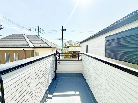 �o���R�j�[ ������ �G�߂̈ڂ낢����������J���I�ȋ�Ԃł�