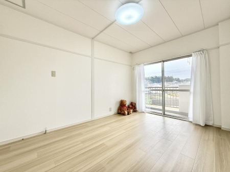 �Q�� ����