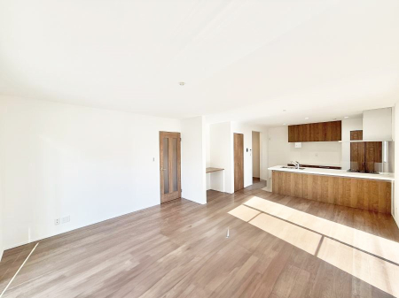 ���r���O ���������S�n�̂����A���z�̃��r���O