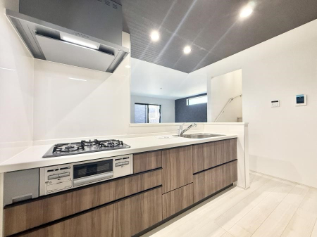 �L�b�`�� �����������������Ɗy�����Ȃ�A���K�ȃL�b�`�����