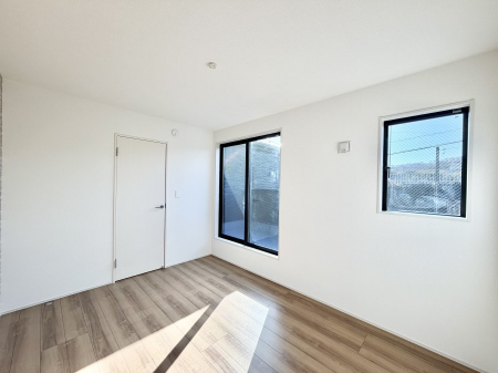 �Q�� ���������̔z�u��ʋC���̗ǂ��݌v�ŕ����̋�C�������炸�A��ɐV�N�ȋ�C������܂�