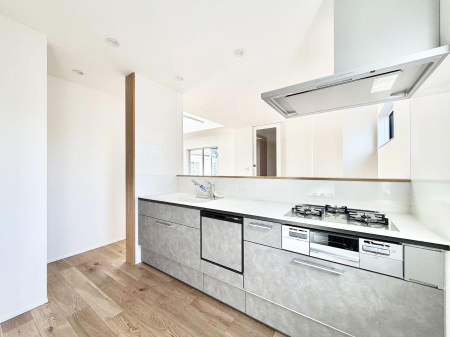 �L�b�`�� ��b���[�܂�ΖʃL�b�`���I�Ƒ��Ƃ̉�b���͂��݂܂�  