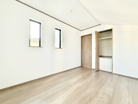 �q������ �������v���C�x�[�g��ԂƂ��ĐÂ��ŗ�������������񋟂��Ă���܂�