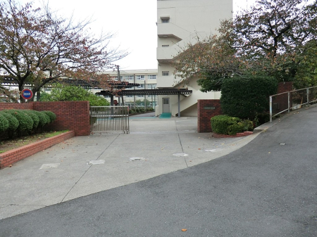 ���ӊ� ���w�Z 900m ���l�s�����Ē��w�Z