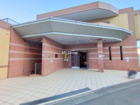 �G���g�����X �O�ρ��Ǘ��̍s���͂����G���g�����X�ň��S���ĕ�点����ł�