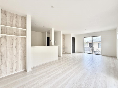 ���r���O �������Ƒ������R�ƏW�܂�A�y�������Ԃ��߂����郊�r���O