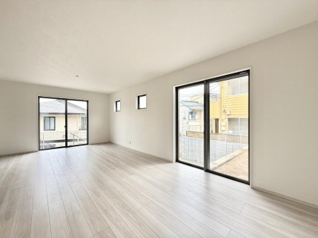 ���r���O ���������R�̌����������݁A���邢��Ԃ��L����܂�