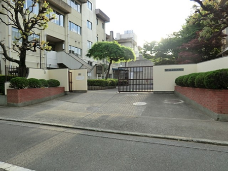 ���ӊ� ���w�Z 570m ����s����㒆�w�Z