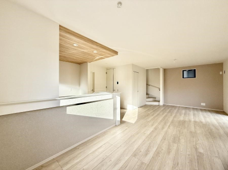 ���r���O ���������났�ƏΊ炪�W�܂�A�S���܂郊�r���O