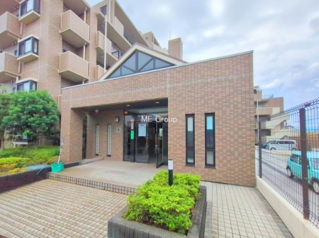 �G���g�����X �O�ρ��Ǘ��̍s���͂����G���g�����X�ň��S���ĕ�点����ł�