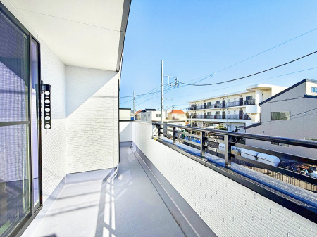 �o���R�j�[ ������ �G�߂̈ڂ낢����������J���I�ȋ�Ԃł�