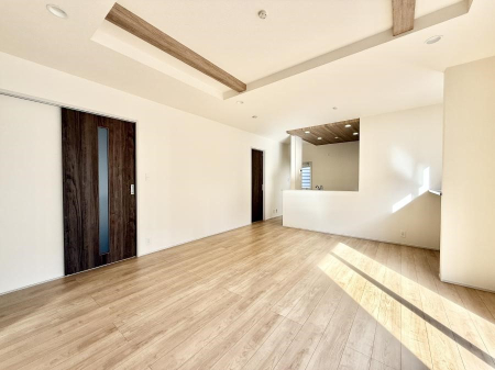 ���r���O ���������R�̌����������݁A���邢��Ԃ��L����܂�