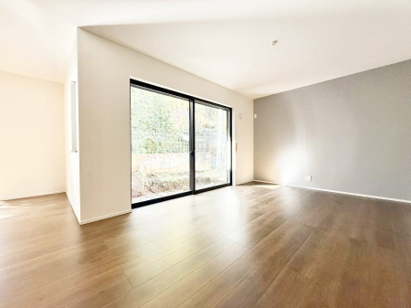 ���r���O �i�`�������ȃ��r���O�͂ǂ�ȃC���e���A�ɂ������܂�  