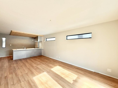 ���r���O ���������났�ƏΊ炪�W�܂�A�S���܂郊�r���O