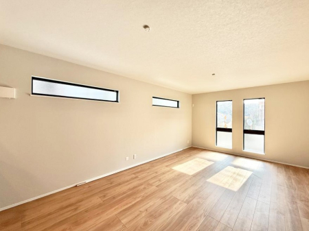 ���r���O ���������S�n�̂����A���z�̃��r���O