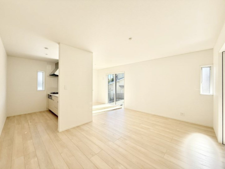 ���r���O ���������S�n�̂����A���z�̃��r���O