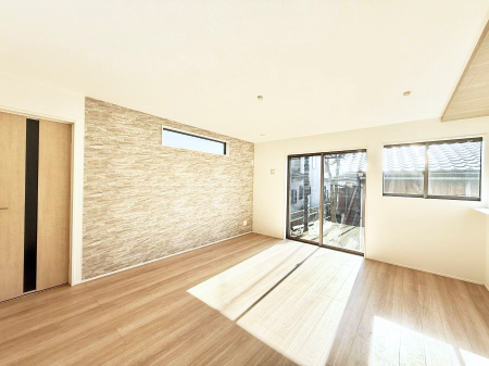 ���r���O ���������S�n�̂����A���z�̃��r���O