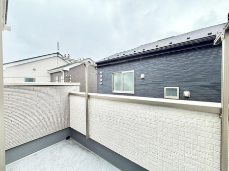 �o���R�j�[ ������ �G�߂̈ڂ낢����������J���I�ȋ�Ԃł�