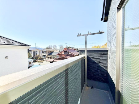 �o���R�j�[ ������ �G�߂̈ڂ낢����������J���I�ȋ�Ԃł�