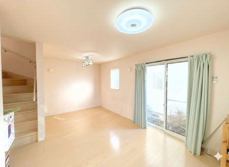 ���r���O ���������r���O�C���K�i�́A�Ƒ��̉�b�A��̊������������Ԃł��B