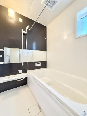 ���� �����������F�����̕ǖʁA������芰����o�X���[��