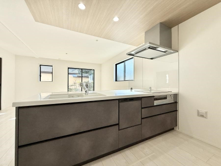 �L�b�`�� ��������b���[�܂�ΖʃL�b�`���I�Ƒ��Ƃ̉�b���͂��݂܂��I  