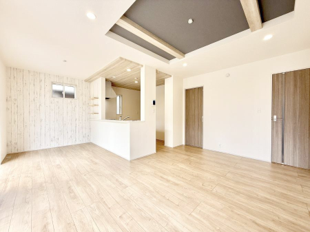 ���r���O ����