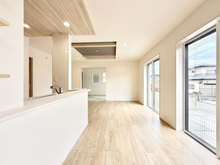 ���r���O ����