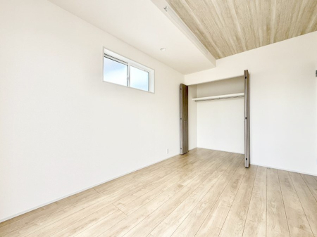 �Q�� ����