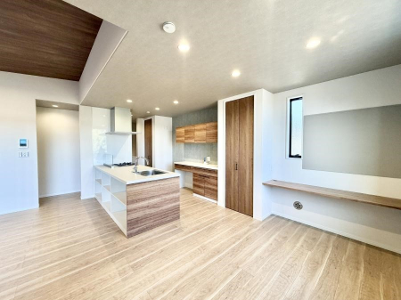 ���r���O ���������R�Ɖ�b�����܂��A�S�n�悢�ЂƂƂ�