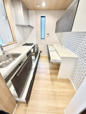 �L�b�`�� �������Ƒ����J��[�߂�A������̂���L�b�`��