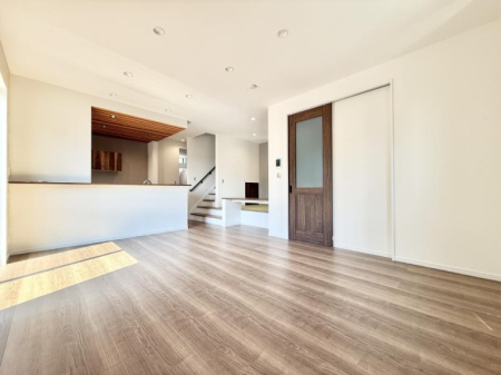 ���r���O ���������났�ƏΊ炪�W�܂�A�S���܂郊�r���O