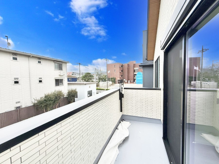 �o���R�j�[ ������ �G�߂̈ڂ낢����������J���I�ȋ�Ԃł�